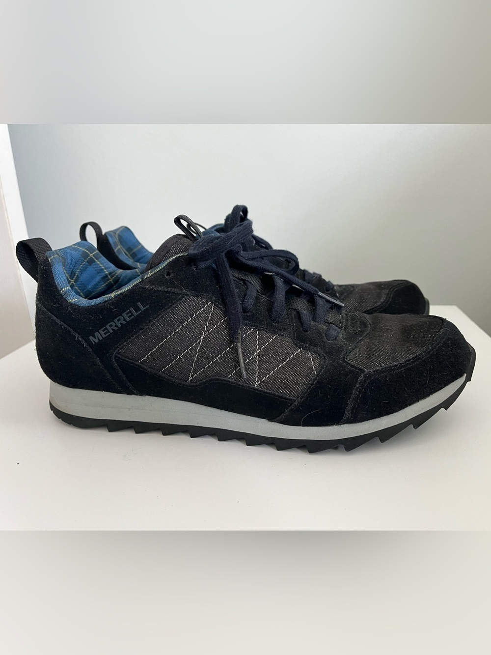 Merrell Men's Black and Gray Lace-Up Trail Sneakers